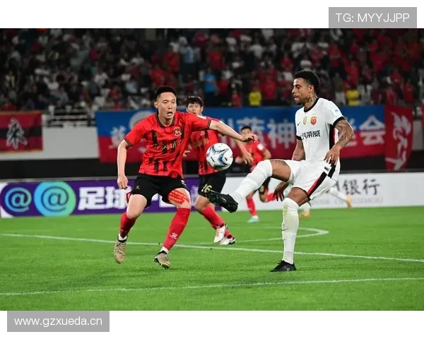 足球界闪电霸主：速度榜彰显顶级球星的极速表现与竞争分析