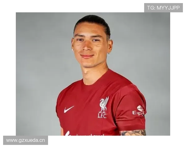 努涅斯与卢卡库:身体素质流前锋的对抗、冲击与禁区威胁结构差异分析 努涅斯与卢卡库:身体素质流前锋的对抗、冲击与禁区威胁结构差异分析