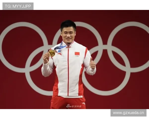 吕小军比赛结束后一身汗味儿直冲天，谁还记得他私底下是吃鸡狂魔？