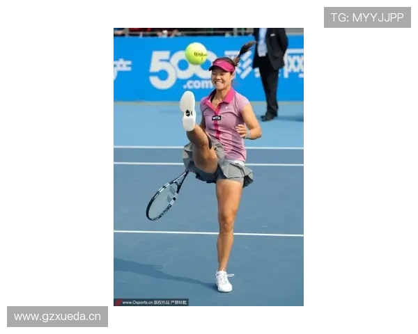 彭帅今天又穿得像个明星，一个人逛街钱包都能撑爆吧？